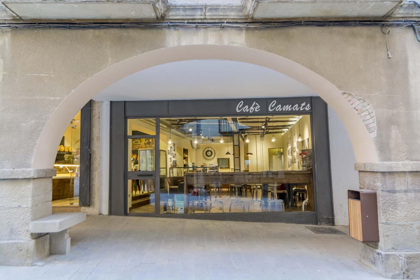 Bares encantadores en su pueblo local a 5 minutos